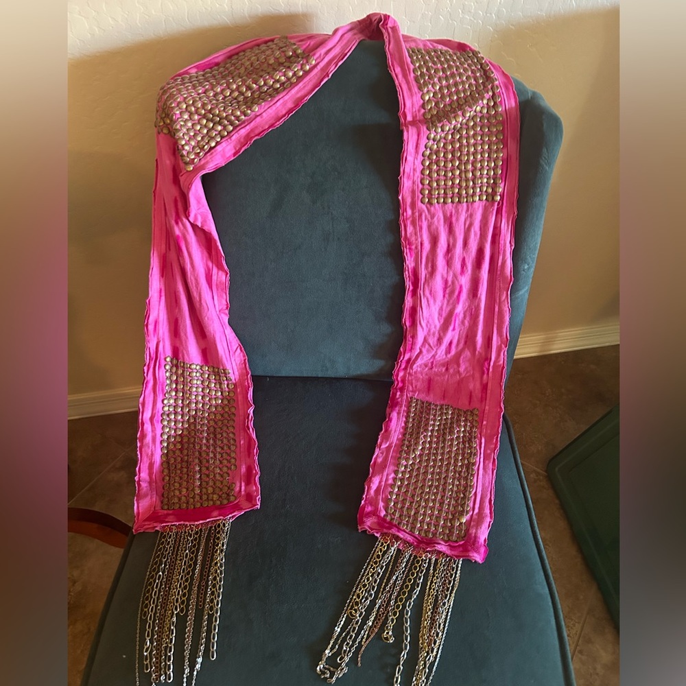 HUGE SALE! VINTAGE TOLANI PINK TIE DYED STUDDED SCARF 76”X7” CHAIN TRIM 7”